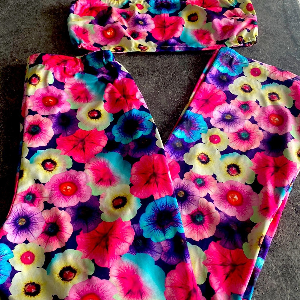 Size Small . Fashion Nova Pants And Matching Top Set!